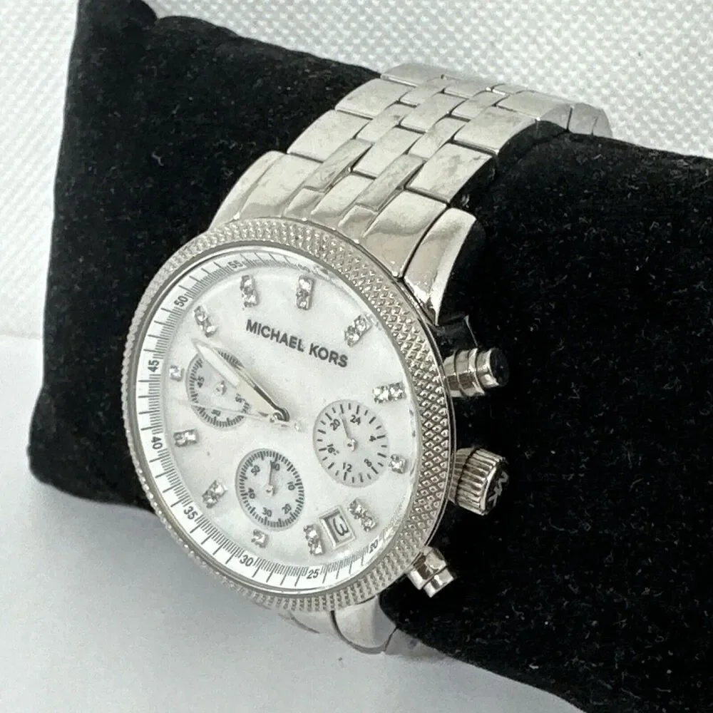 Michael Kors MK5020 Women's Silver Stainless Steel Analog Dial Wrist Watch NUL52